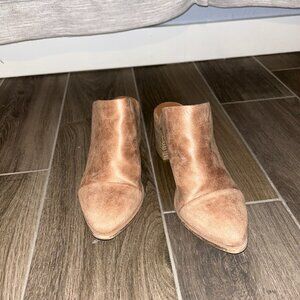 Report Nude Suede Pointed Toe Mules – Size 6